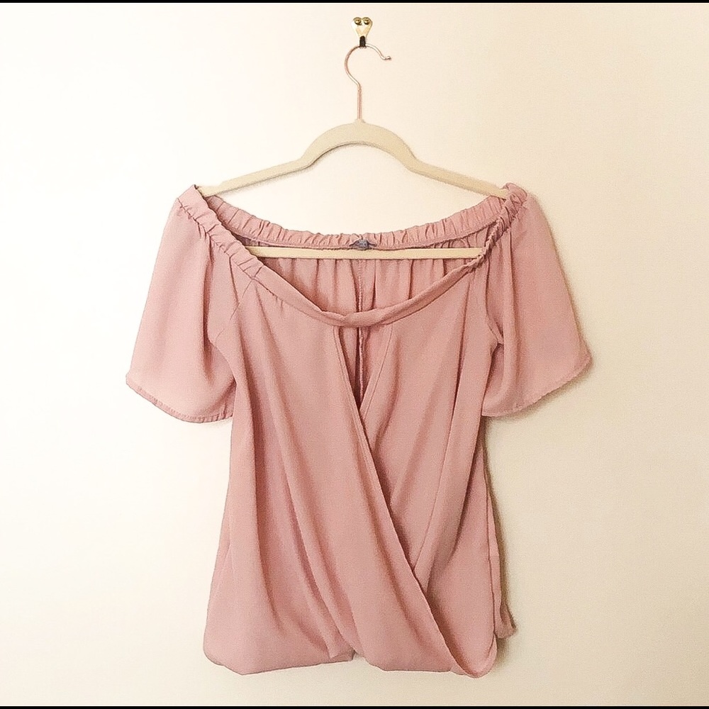 [Charlotte Russe] Blush Off the Shoulder Top